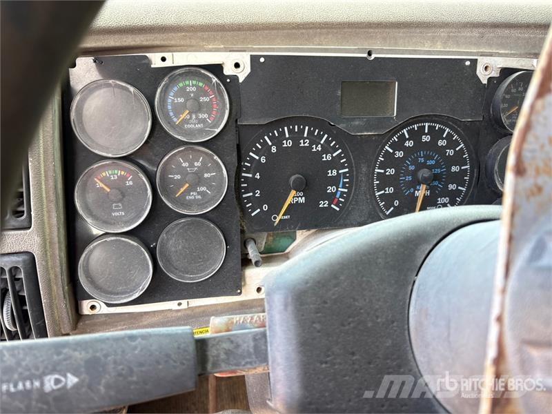 Mack CH613 Грузовики-Самосвалы