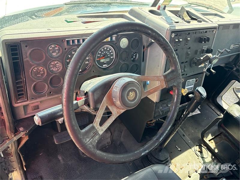 Mack CH613 Saug- und Druckwagen
