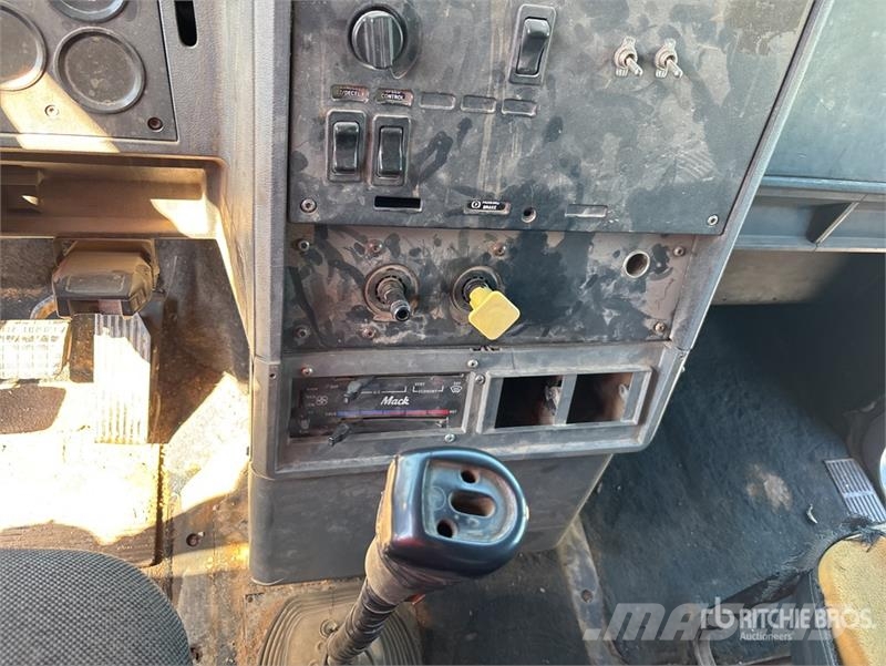Mack CH613 Kiperi kamioni
