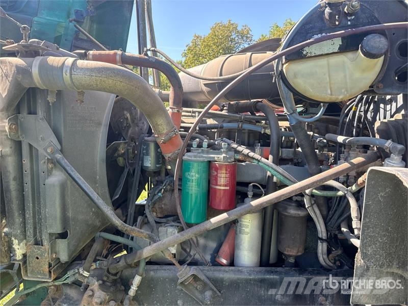 Mack CH613 ダンプ