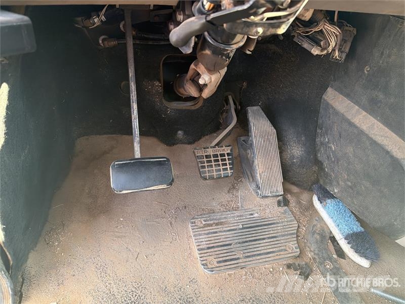 Mack CH613 Trekkers