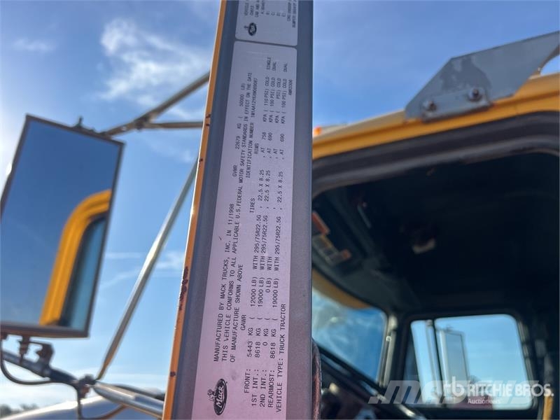 Mack CH613 Naudoti vilkikai