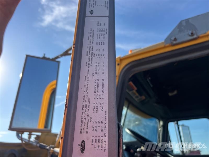 Mack CH613 Naudoti vilkikai