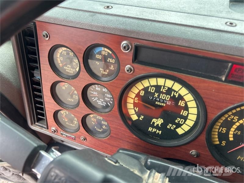 Mack CH613 Autotractoare