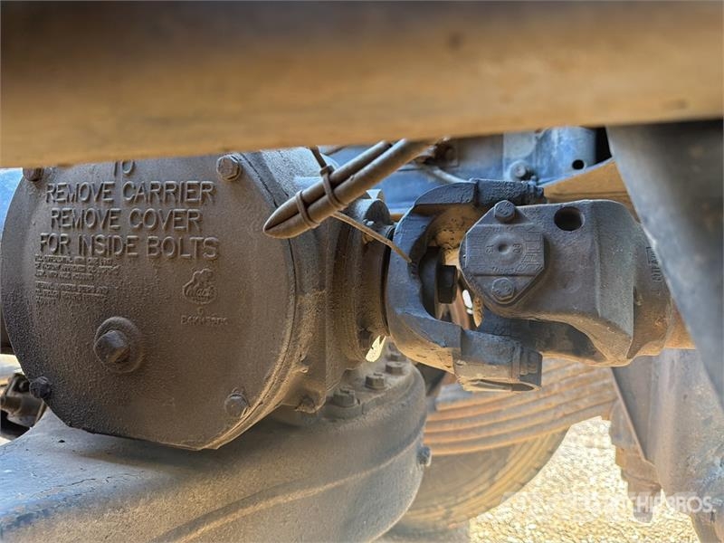 Mack CH613 Trekkers