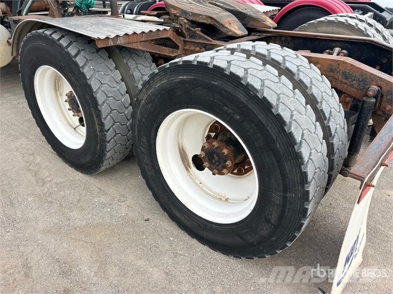 Mack CH613 Тягачі