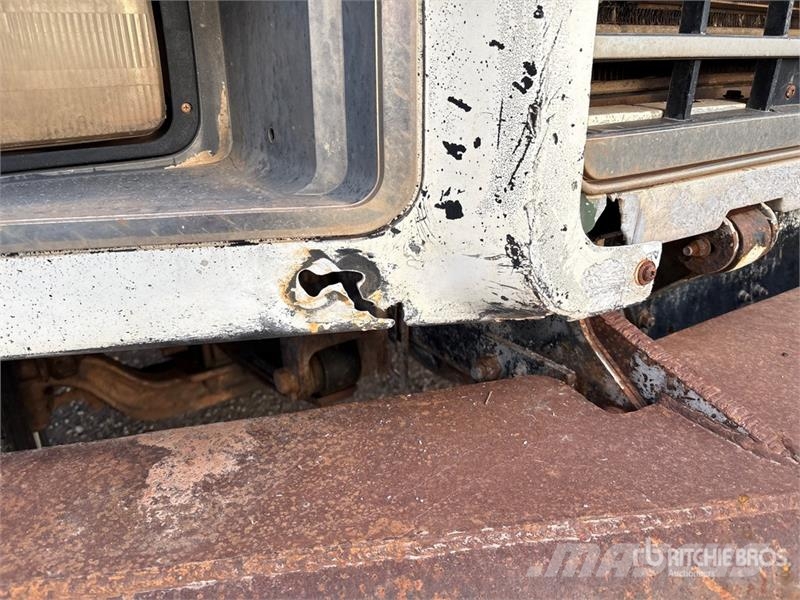 Mack CH613 Commercial vehicle