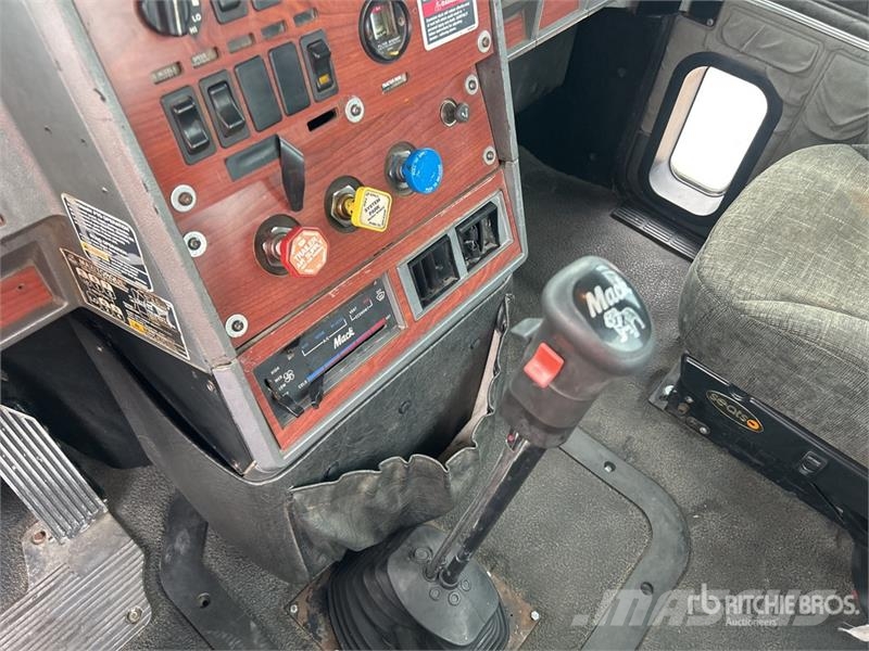 Mack CH613 Autotractoare