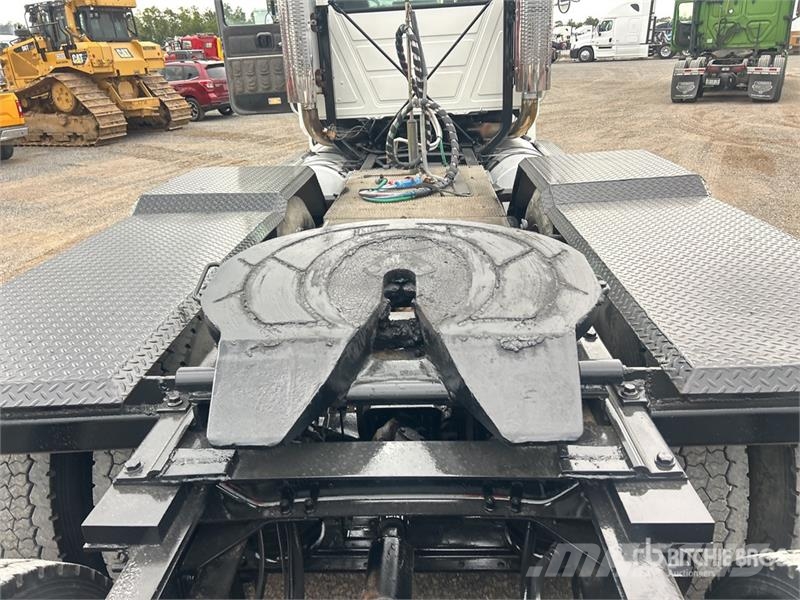 Mack CH613 Autotractoare