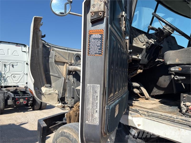 Mack CH613 Kiperi kamioni