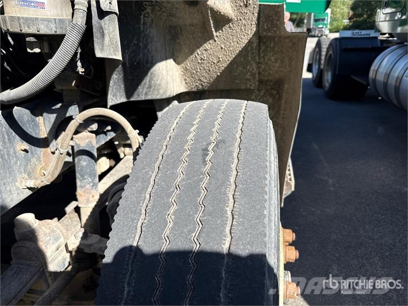 Mack CH613 وحدات الجر