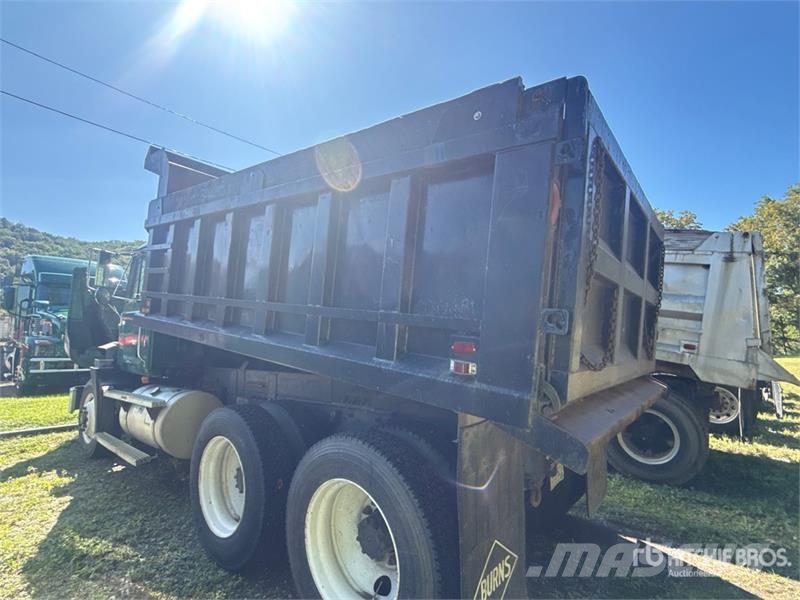 Mack CH613 ダンプ