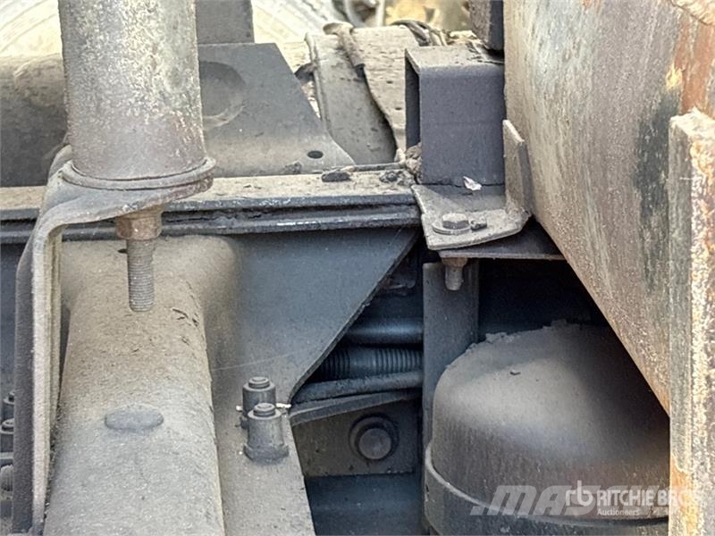 Mack CH613 Грузовики-Самосвалы