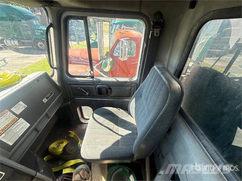 Mack CH613 ダンプ
