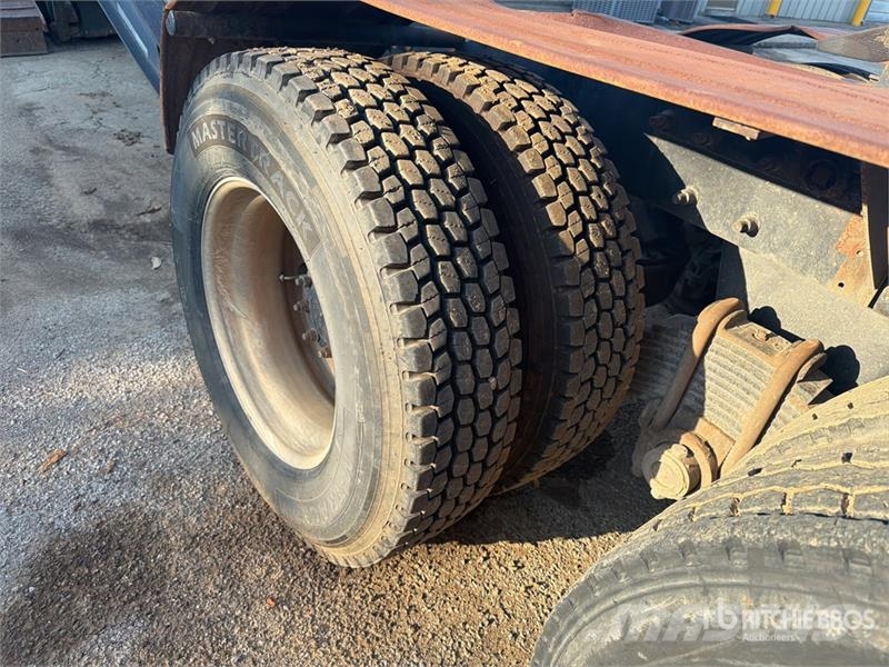 Mack CH613 Trekkers