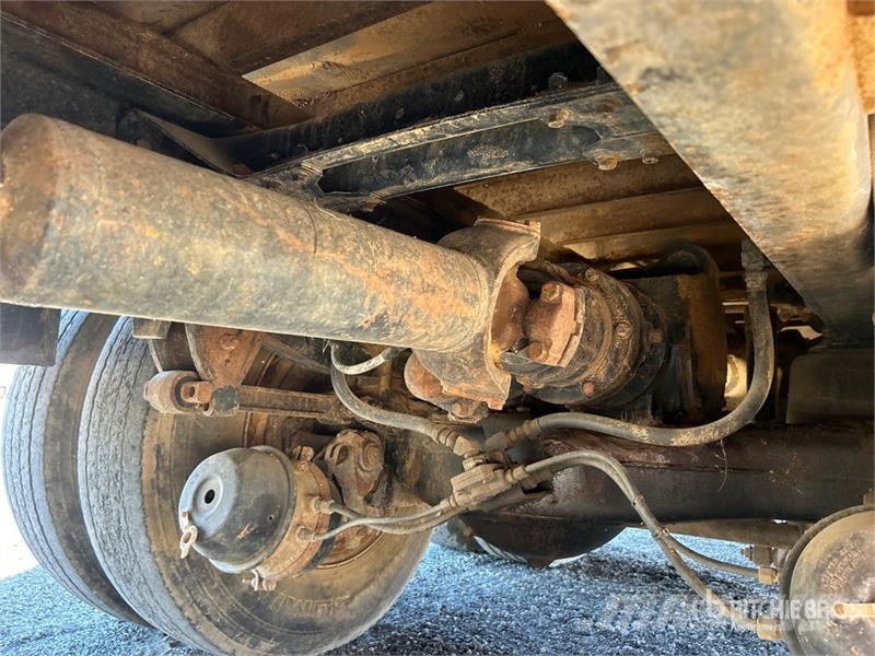 Mack CH613 6x4 Fuel and Lube Truck Kamioni cisterne