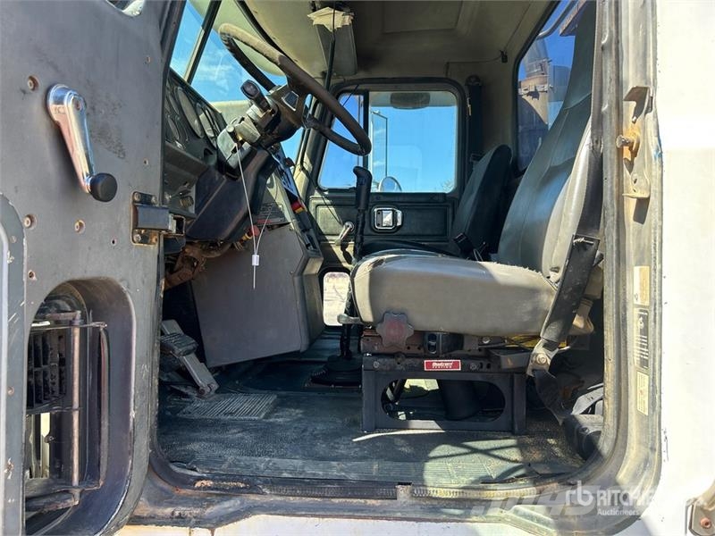 Mack CH613 6x4 Fuel and Lube Truck Kamioni cisterne