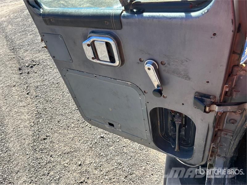 Mack CH613 6x4 Fuel and Lube Truck Kamioni cisterne