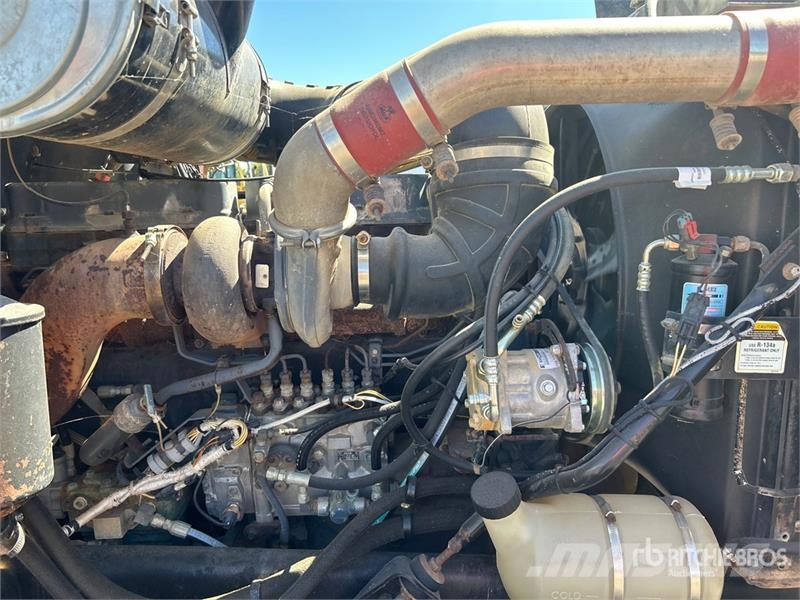 Mack CH613 6x4 Fuel and Lube Truck Kamioni cisterne