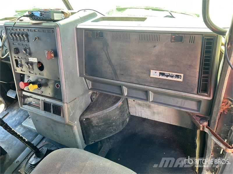 Mack CH613 6x4 Fuel and Lube Truck Kamioni cisterne