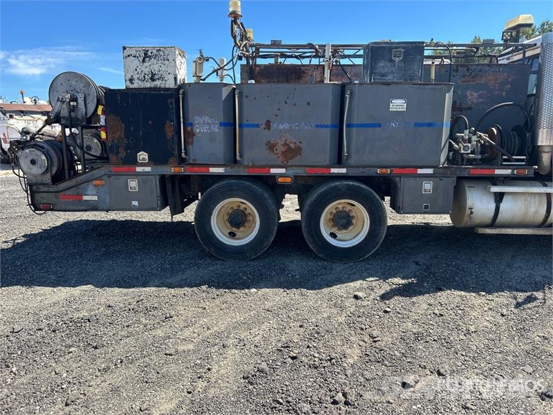 Mack CH613 6x4 Fuel and Lube Truck Kamioni cisterne