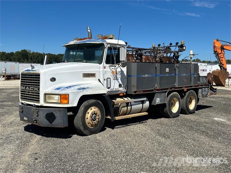 Mack CH613 6x4 Fuel and Lube Truck Kamioni cisterne