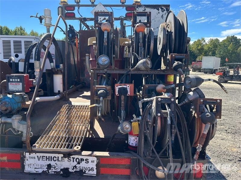 Mack CH613 6x4 Fuel and Lube Truck Kamioni cisterne