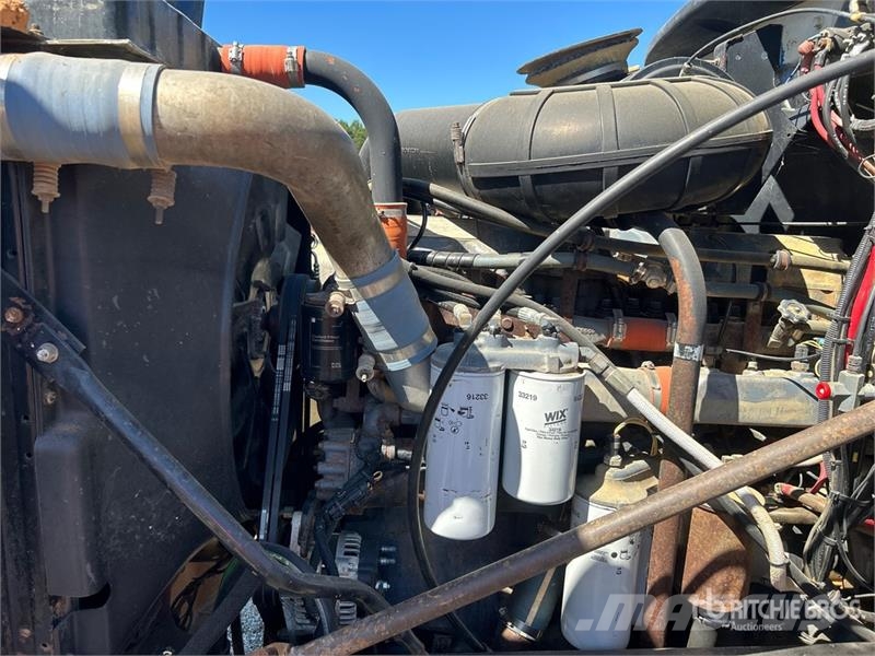 Mack CH613 6x4 Fuel and Lube Truck Kamioni cisterne