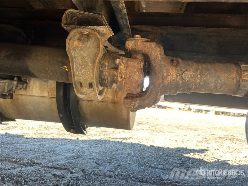Mack CH613 6x4 Fuel and Lube Truck Kamioni cisterne