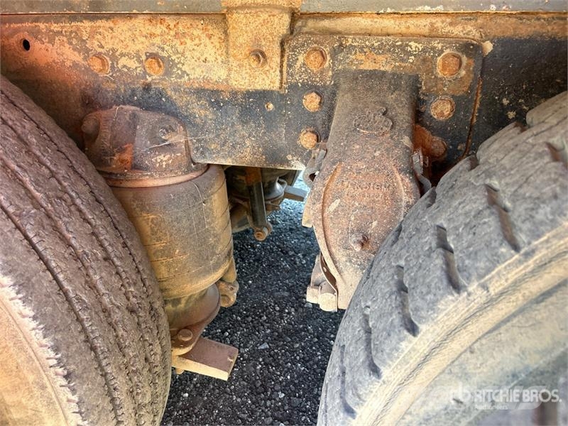 Mack CH613 6x4 Fuel and Lube Truck Kamioni cisterne