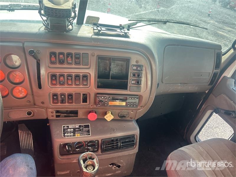 Mack CH613 6x4 Mud Mixing Truck شاحنات أخرى