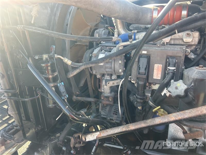 Mack CH613 6x4 Mud Mixing Truck شاحنات أخرى
