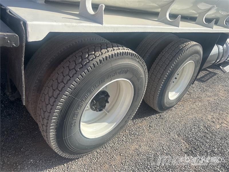Mack CH613 6x4 Mud Mixing Truck شاحنات أخرى