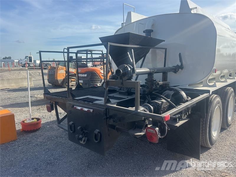 Mack CH613 6x4 Mud Mixing Truck شاحنات أخرى
