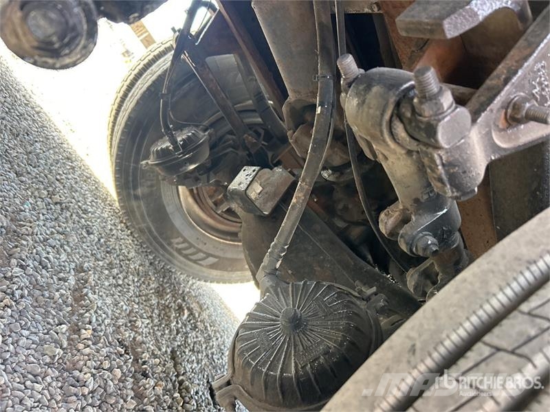 Mack CH613 6x4 Mud Mixing Truck شاحنات أخرى