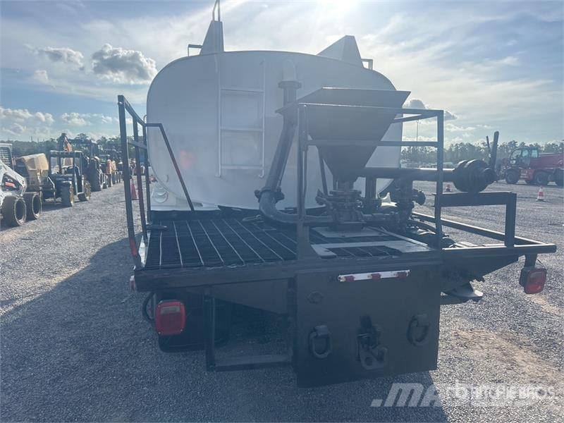 Mack CH613 6x4 Mud Mixing Truck شاحنات أخرى