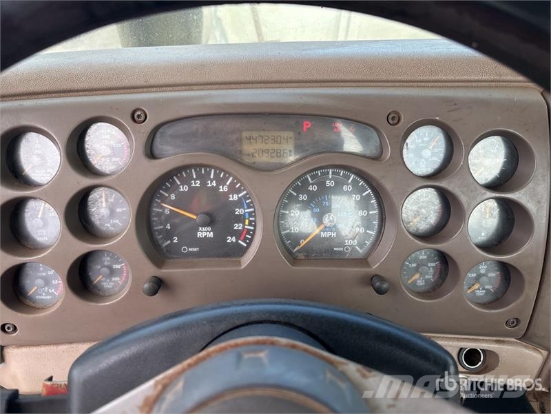 Mack CHN613 Седельные тягачи