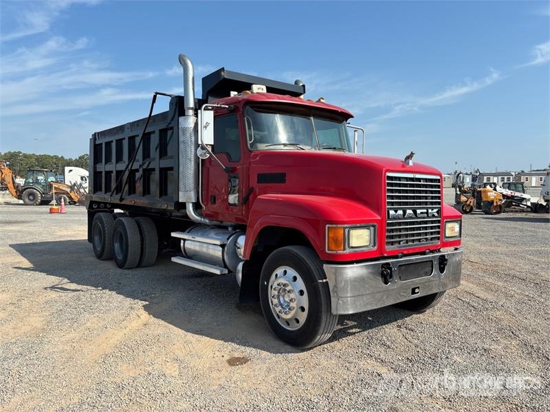 Mack CHN613 Pašizgāzējs