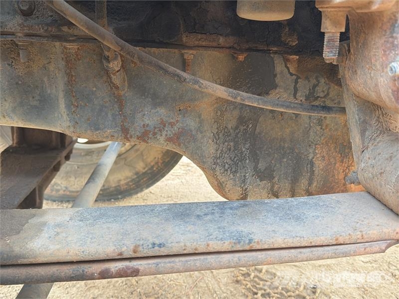 Mack CHN613 Sadulveokid