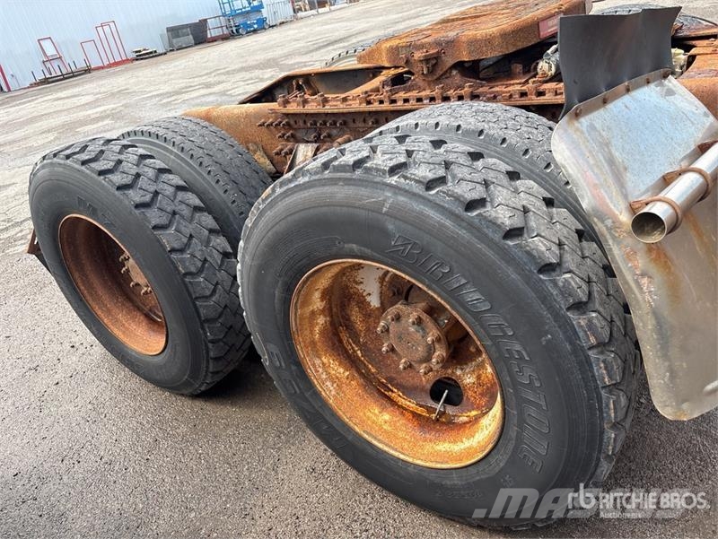Mack CHN613 Седельные тягачи
