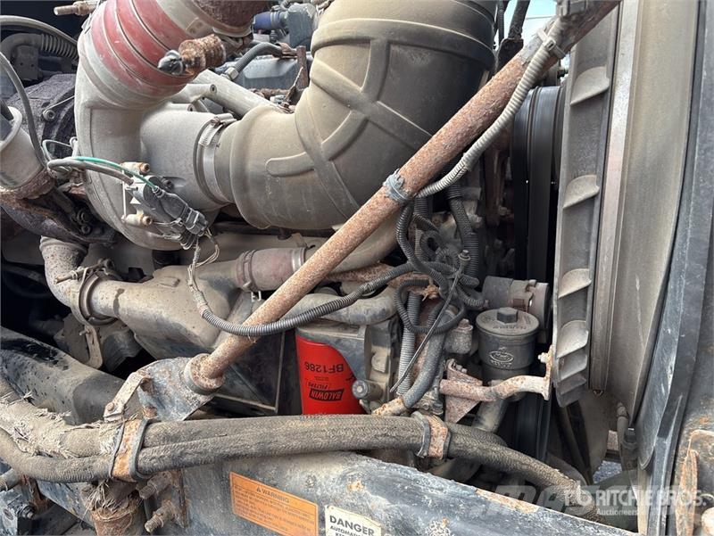 Mack CHN613 Седельные тягачи