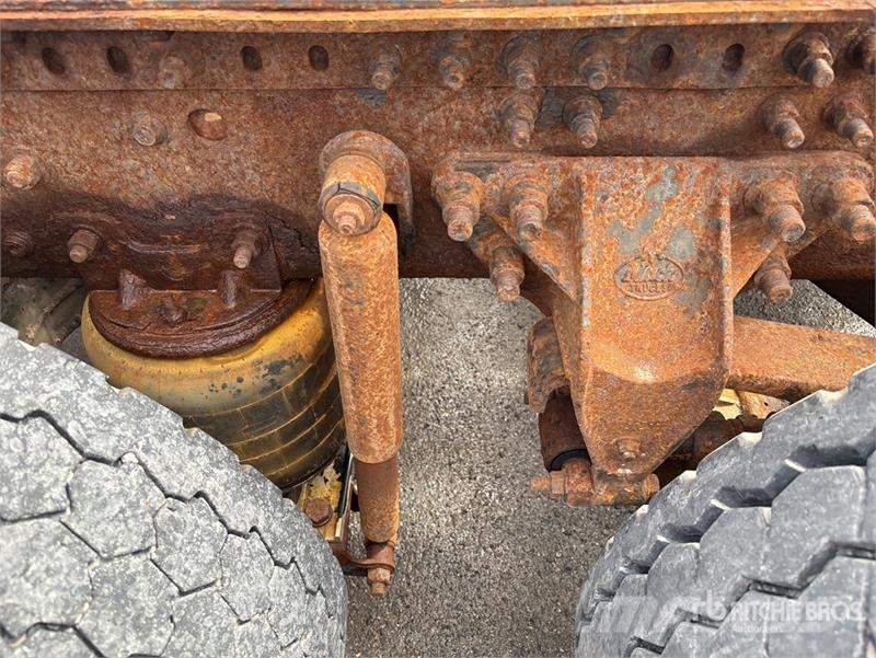 Mack CHN613 Седельные тягачи