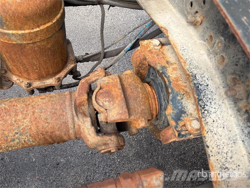 Mack CHN613 Седельные тягачи