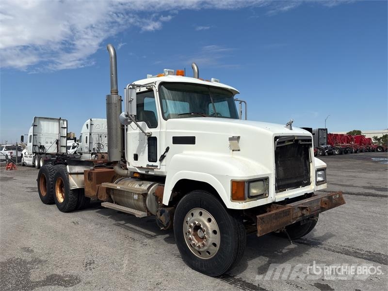 Mack CHN613 Седельные тягачи
