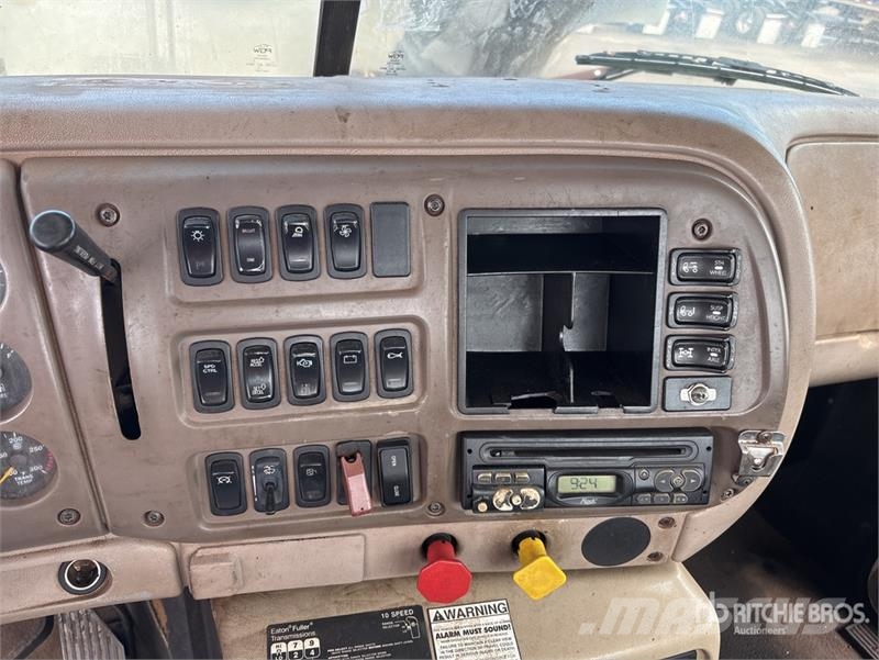 Mack CHN613 Седельные тягачи