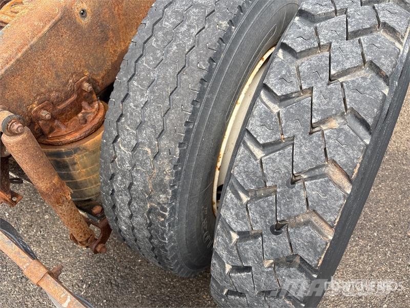 Mack CHN613 Седельные тягачи