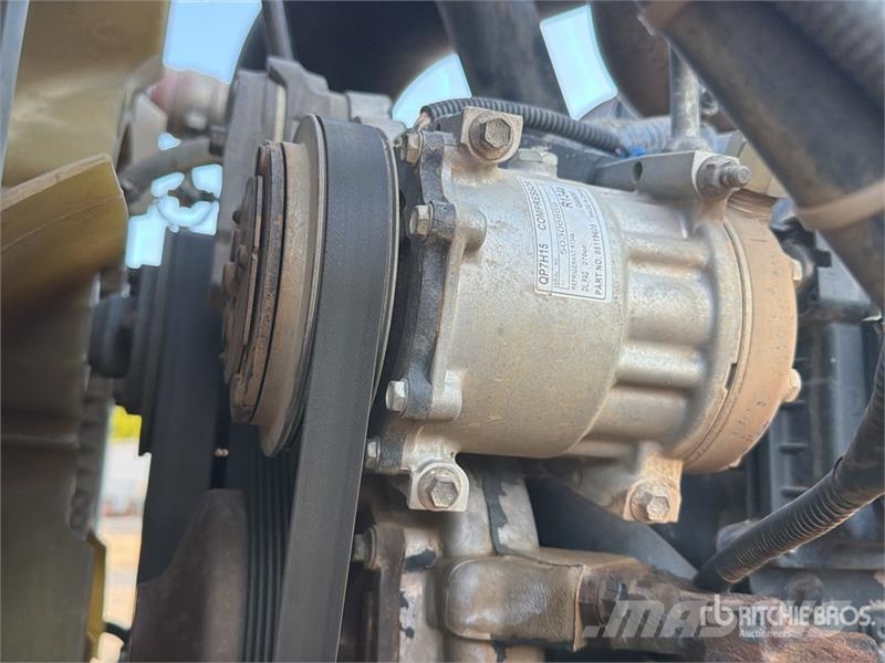 Mack CHN613 Sadulveokid