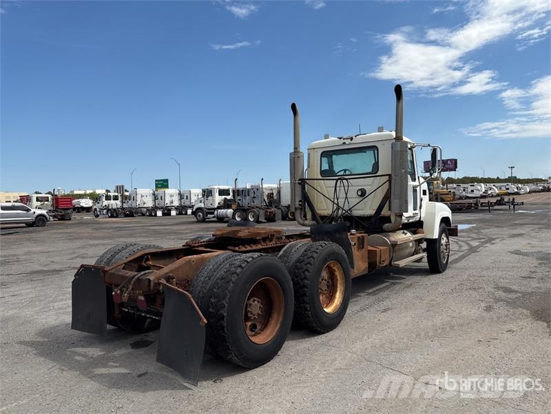 Mack CHN613 Седельные тягачи