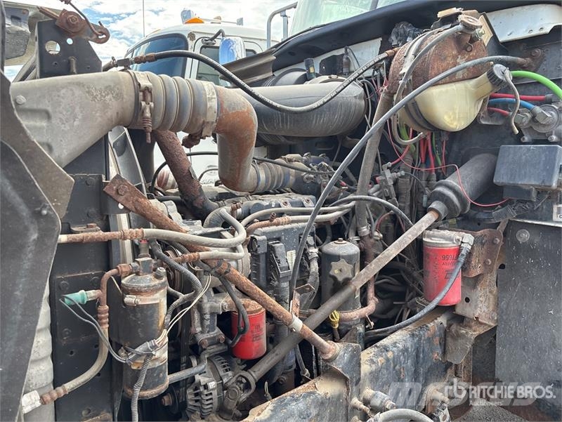 Mack CHN613 Седельные тягачи