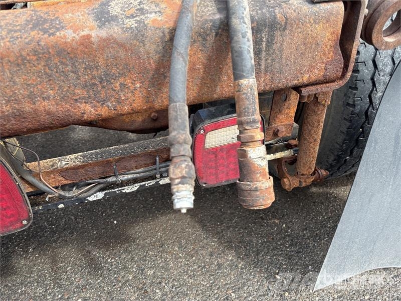 Mack CHN613 Седельные тягачи